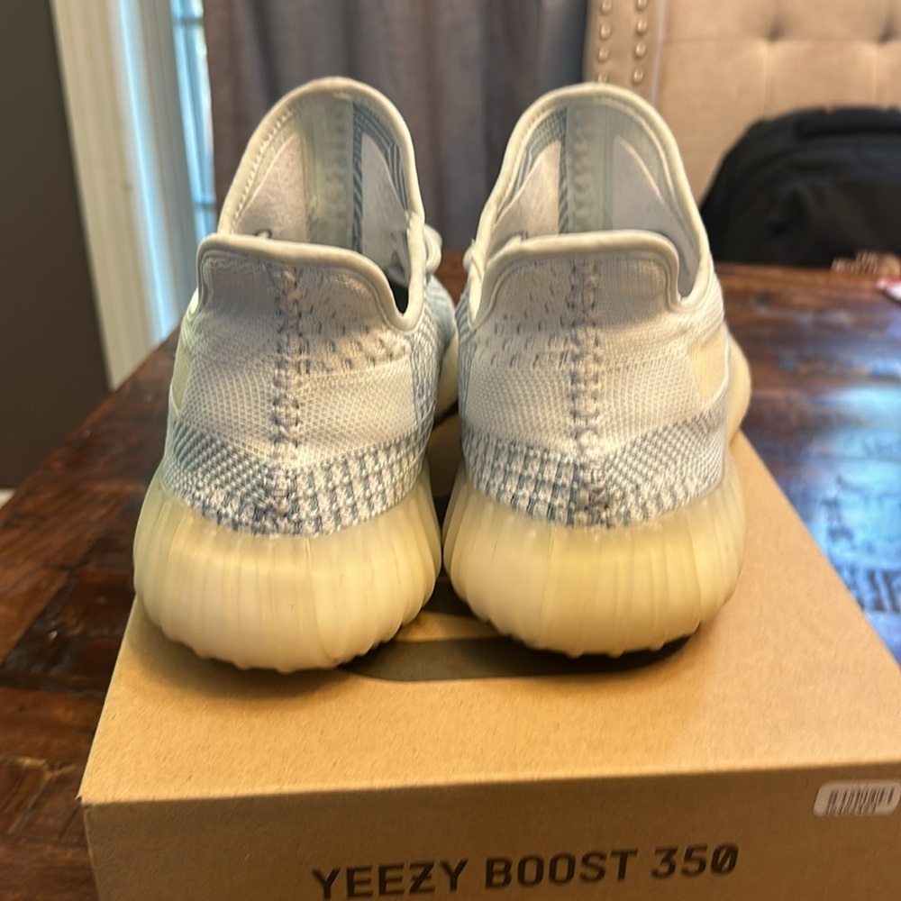 YEEZY CLOWHT SIZE 11 - Picture 4 of 6